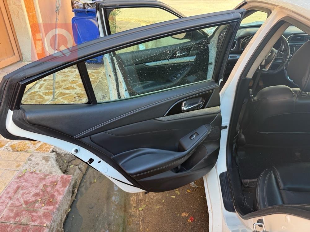 نيسان ماكسيما